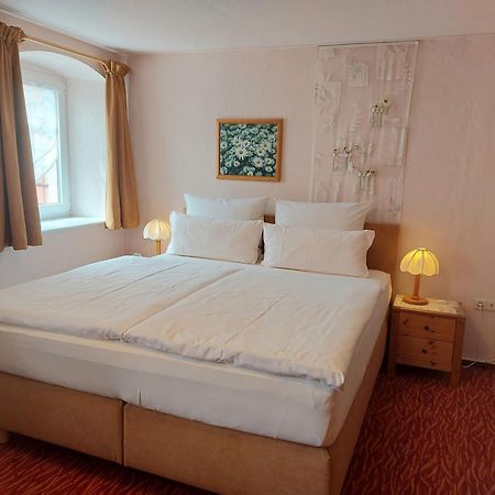 Logis L Auberge Gutshof บิสชอฟส์แวร์ดา ภายนอก รูปภาพ
