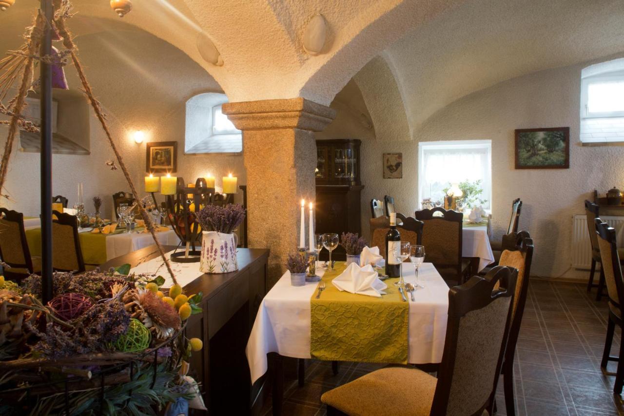 Logis L Auberge Gutshof บิสชอฟส์แวร์ดา ภายนอก รูปภาพ