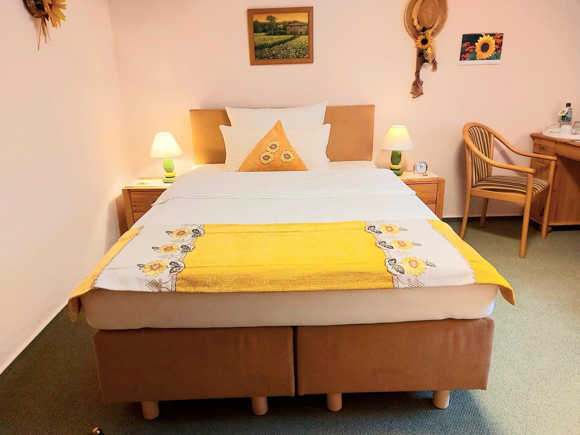 Logis L Auberge Gutshof บิสชอฟส์แวร์ดา ภายนอก รูปภาพ